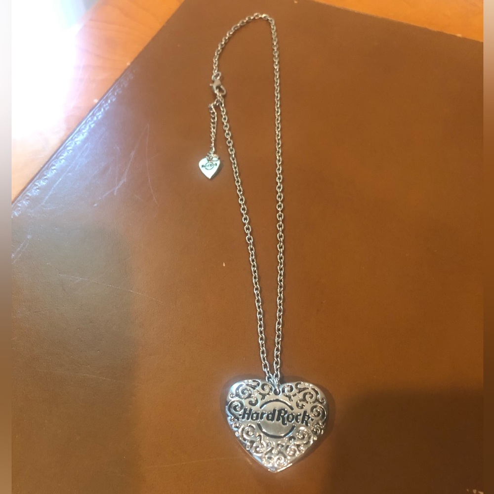 Hard Rock Cafe necklace - Picture 5 of 8